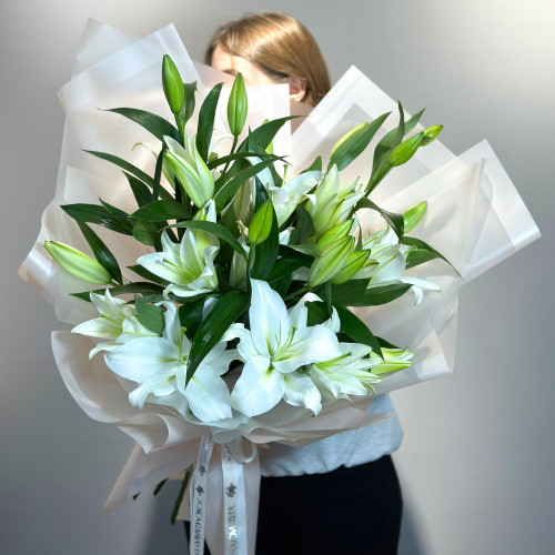 Белая лилия