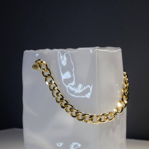 Ваза с цепью