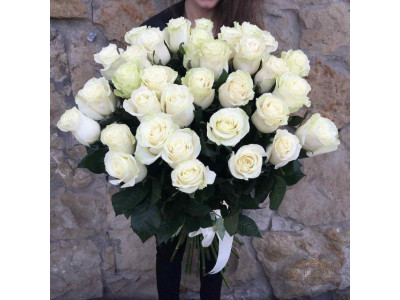 Можно ли дарить белые розы?